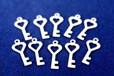 10 Adet - 8x19 Mm Kalp Anahtar Desenli Nikel Kaplama Metal Pul, Takı Malzemesi, Pirinç Pul, 474n - 2
