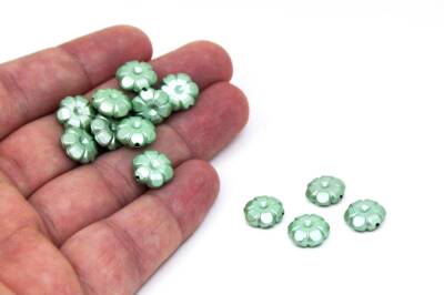 25 Gram - 11 mm Çiçek Desen Boncuk, Su Yeşili Renk, Plastik Boncuk. 1. Kalite ( 25 Gram - 78-80 Adet ) - 1