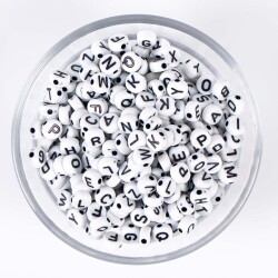 25 Gram - 7 mm Yassı Harf Boncuk, Beyaz Üzeri Siyah Harf Boncuk 1. Kalite. ( 25 Gram - 195-200 Adet ) - 4