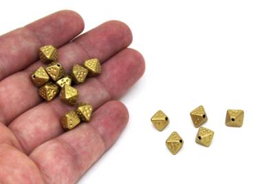 25 Gram - 7x9 mm Piramit Desen Boncuk, Altın Renk, Plastik Boncuk. 1. Kalite ( 25 Gram - 100-105 Adet ) - 1