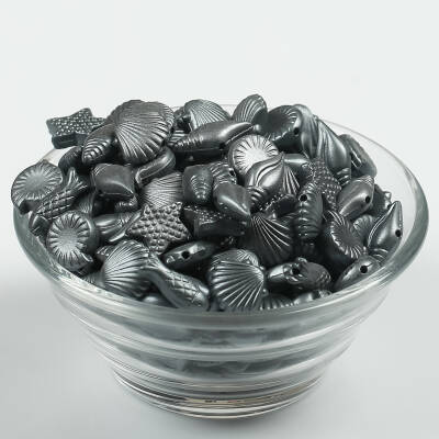 25 Gram - Karışık Deniz Ürünleri Figürlü Plastik Boncuk, Parlak Hematit Renkli ( 25 Gram - 73-76 Adet ) - 2