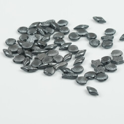 25 Gram - Karışık Deniz Ürünleri Figürlü Plastik Boncuk, Parlak Hematit Renkli ( 25 Gram - 73-76 Adet ) - 3