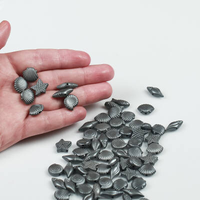 25 Gram - Karışık Deniz Ürünleri Figürlü Plastik Boncuk, Parlak Hematit Renkli ( 25 Gram - 73-76 Adet ) - 4