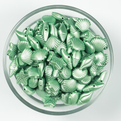 25 Gram - Karışık Deniz Ürünleri Figürlü Plastik Boncuk, Parlak Yeşil Renkli ( 25 Gram - 73-76 Adet ) - YF Hobi