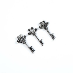 4 Adet - 26 mm Anahtar Desenli Metal Uç, Takı Malzemesi, Boyalı Gümüş Kaplama - 4