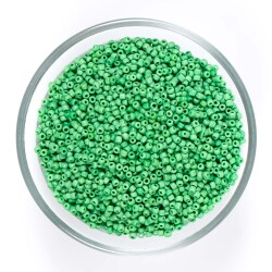 50 Gram, Küçük Boy Mat Kum Boncuğu, 1.5 mm, Takı Yapım Boncuğu, Yeşil Renk, K71 - 1